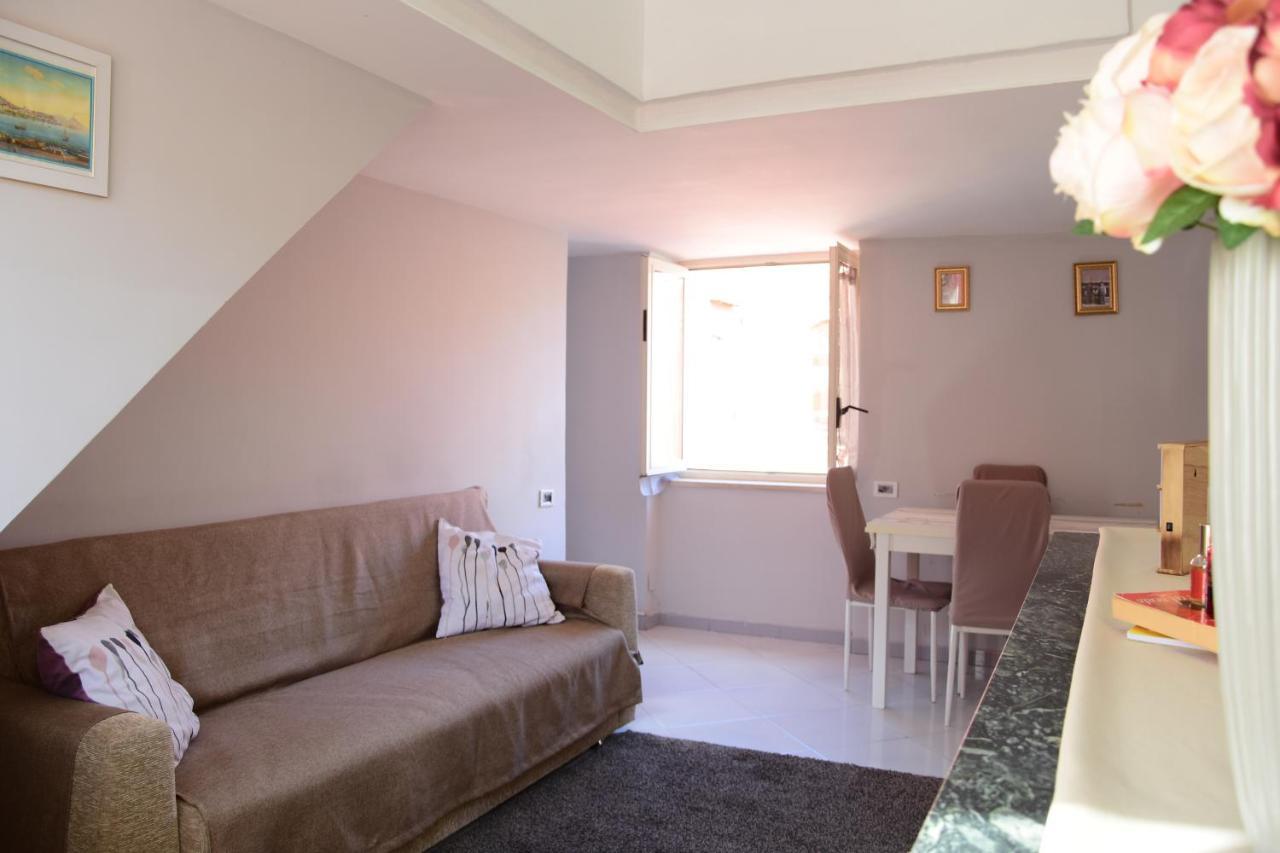 Scugnizzella Holiday House Daire Napoli Dış mekan fotoğraf